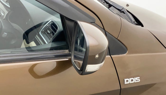 2016 Maruti Ciaz ZDI SHVS, Diesel, Manual, 60,384 km, Right rear-view mirror - Minor scratches