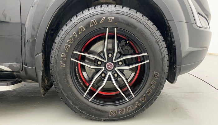 2018 Mahindra XUV500 W9, Diesel, Manual, 68,010 km, Right Front Wheel