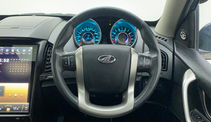 2018 Mahindra XUV500 W9, Diesel, Manual, 68,010 km, Steering Wheel Close Up