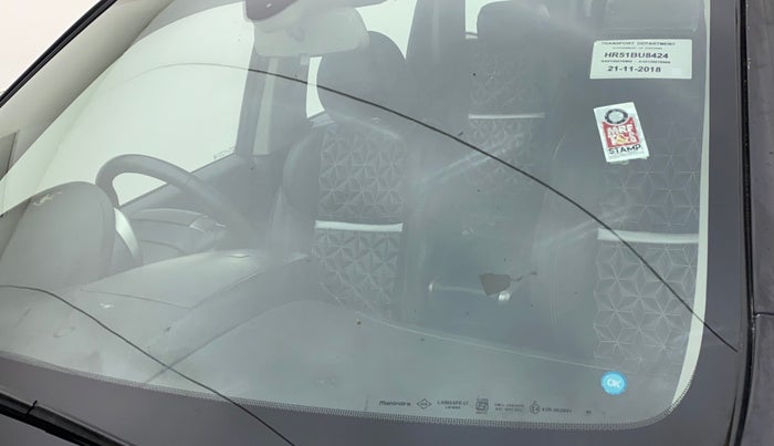 2018 Mahindra XUV500 W9, Diesel, Manual, 68,010 km, Front windshield - Minor spot on windshield