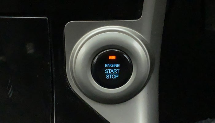 2018 Mahindra XUV500 W9, Diesel, Manual, 68,010 km, Keyless Start/ Stop Button