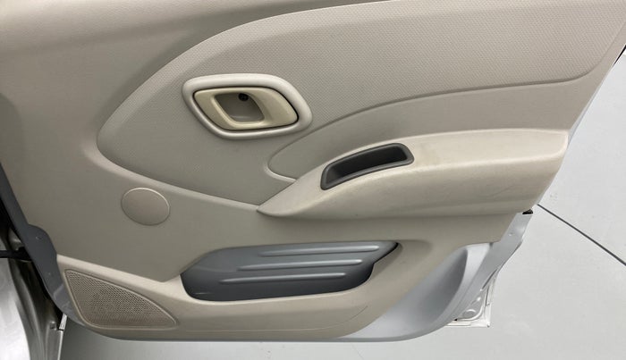 2017 Datsun Redi Go T (O), Petrol, Manual, 18,354 km, Driver Side Door Panels Control