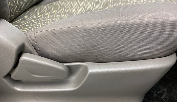 2017 Datsun Redi Go T (O), Petrol, Manual, 18,354 km, Driver Side Adjustment Panel