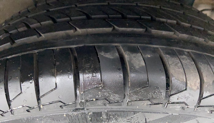 2017 Hyundai Elite i20 ASTA 1.2, Petrol, Manual, 12,200 km, Left Rear Tyre Tread