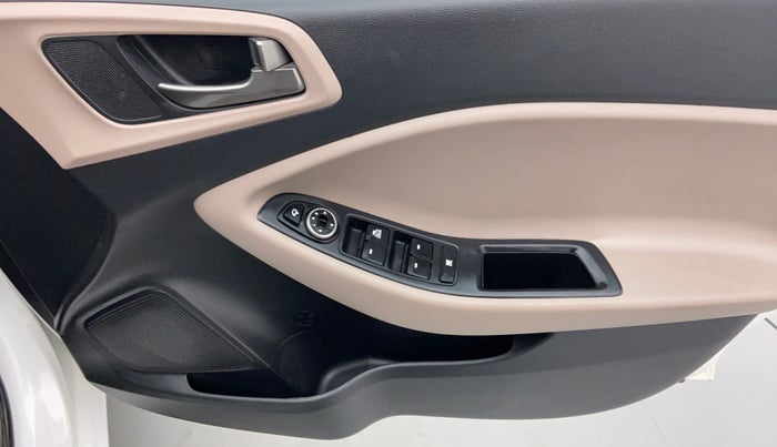 2017 Hyundai Elite i20 ASTA 1.2, Petrol, Manual, 12,200 km, Driver Side Door Panels Control
