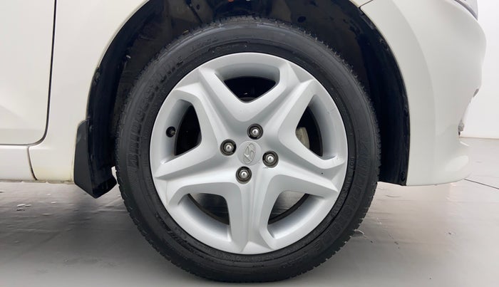 2017 Hyundai Elite i20 ASTA 1.2, Petrol, Manual, 12,200 km, Right Front Wheel