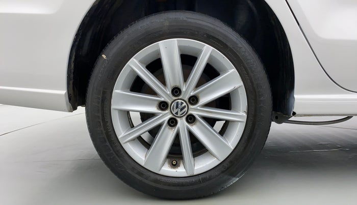 2016 Volkswagen Vento HIGHLINE TDI AT, Diesel, Automatic, 81,656 km, Right Rear Wheel