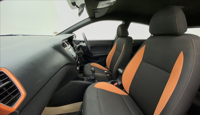 2017 Hyundai Elite i20 ASTA 1.2 DUAL TONE, Petrol, Manual, 52,284 km, Right Side Front Door Cabin