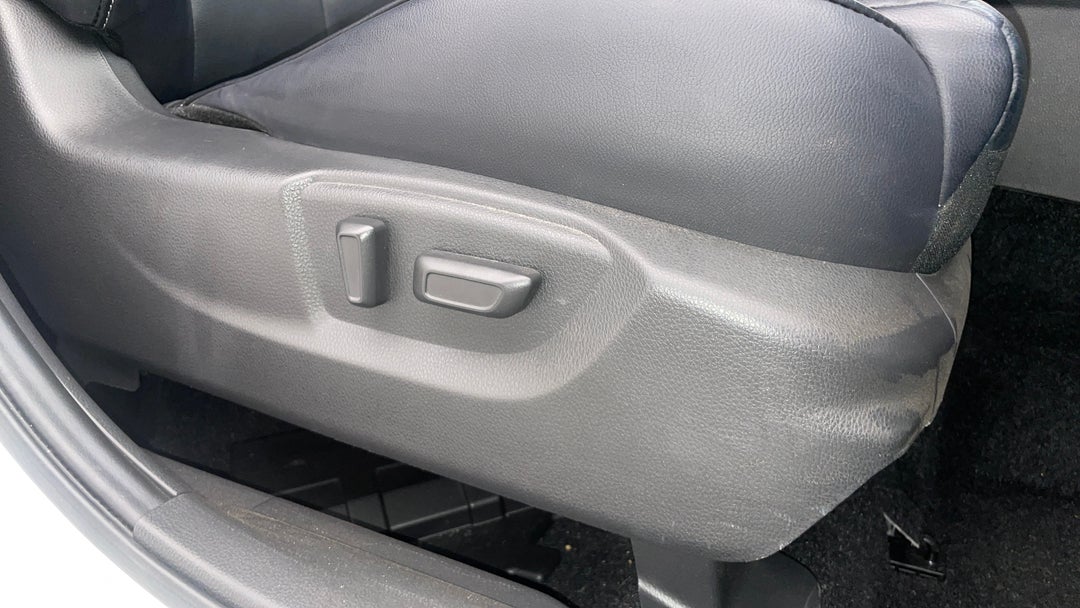 2023 Mitsubishi Eclipse Cross Exceed (2WD), Automatic, 69188 km, Drivers Side Adjustment Panel