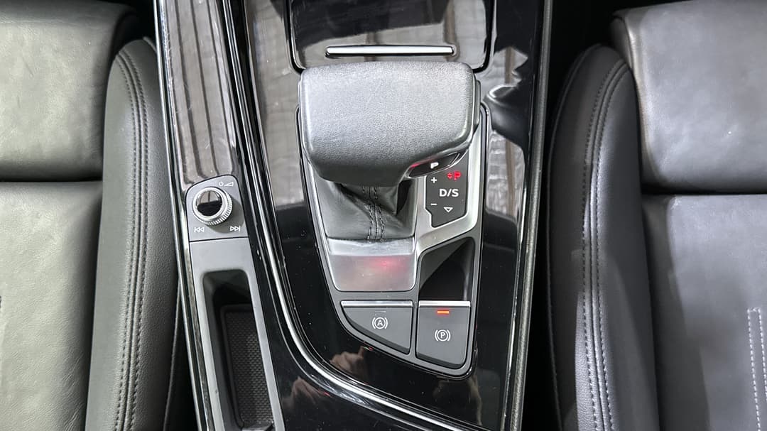 2021 Audi A5 45 Tfsi Quattro S Line Mhev, Automatic, 56310 km, Gear Lever 