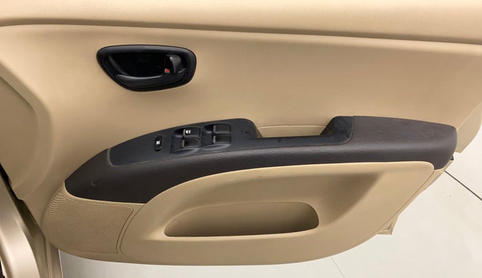 2010 Hyundai i10 MAGNA 1.2, Petrol, Manual, 1,16,613 km, Driver Side Door Panels Control