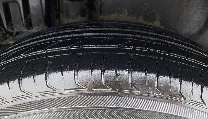 2013 Maruti Swift Dzire VDI, Diesel, Manual, 96,941 km, Right Rear Tyre Tread