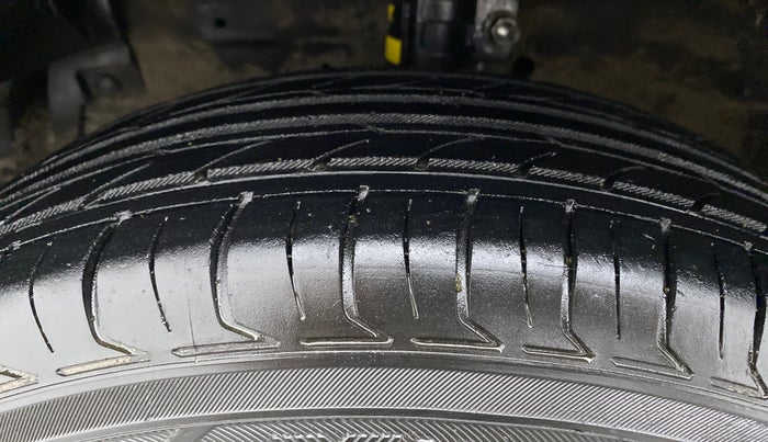2013 Maruti Swift Dzire VDI, Diesel, Manual, 96,941 km, Left Front Tyre Tread
