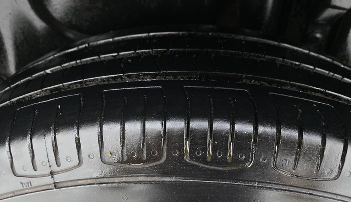 2013 Maruti Swift Dzire VDI, Diesel, Manual, 96,941 km, Left Rear Tyre Tread