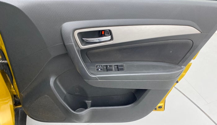 2016 Maruti Vitara Brezza ZDI PLUS DUAL TONE, Diesel, Manual, 86,427 km, Driver Side Door Panels Control