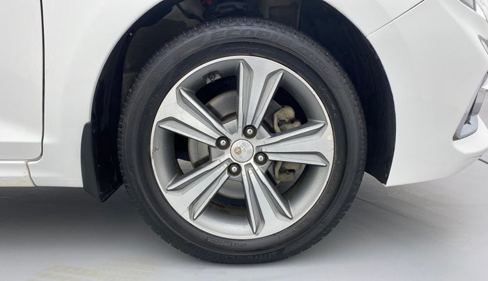 2019 Hyundai Verna 1.6 CRDI SX + AT, Diesel, Automatic, 40,477 km, Right Front Wheel