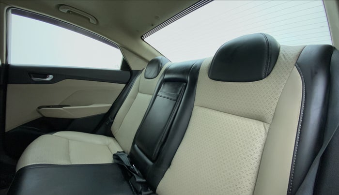 2019 Hyundai Verna 1.6 CRDI SX + AT, Diesel, Automatic, 40,477 km, Right Side Rear Door Cabin
