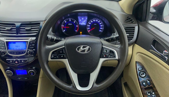 2014 Hyundai Verna FLUIDIC 1.6 CRDI SX AT, Diesel, Automatic, 80,809 km, Steering Wheel Close Up