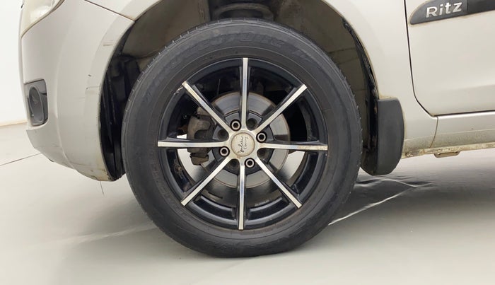 2011 Maruti Ritz VXI, Petrol, Manual, 57,439 km, Left Front Wheel