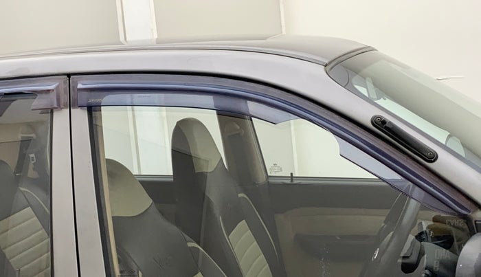 2014 Hyundai Santro Xing GLS, CNG, Manual, 61,079 km, Driver-side door - Door visor damaged