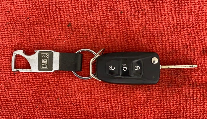 2022 Tata NEXON XM SUNROOF DIESEL, Diesel, Manual, 74,373 km, Key Close Up