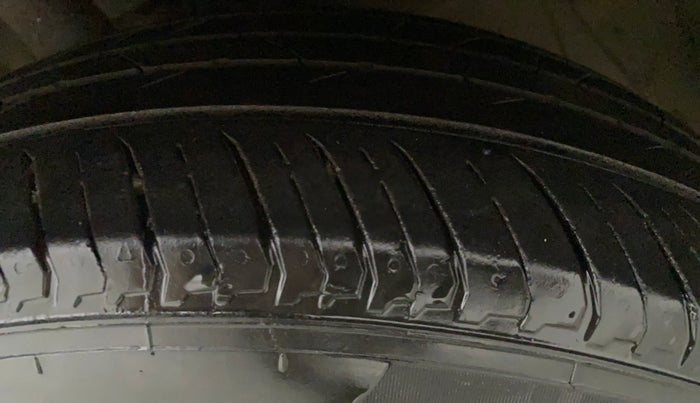 2022 Tata NEXON XM SUNROOF DIESEL, Diesel, Manual, 74,373 km, Left Rear Tyre Tread