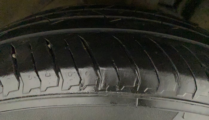 2022 Tata NEXON XM SUNROOF DIESEL, Diesel, Manual, 74,373 km, Right Rear Tyre Tread