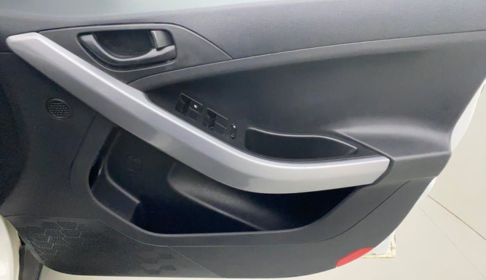 2022 Tata NEXON XM SUNROOF DIESEL, Diesel, Manual, 74,373 km, Driver Side Door Panels Control