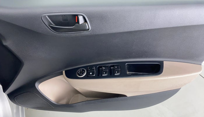 2017 Hyundai Grand i10 MAGNA 1.2 KAPPA VTVT, Petrol, Manual, 30,183 km, Driver Side Door Panels Control