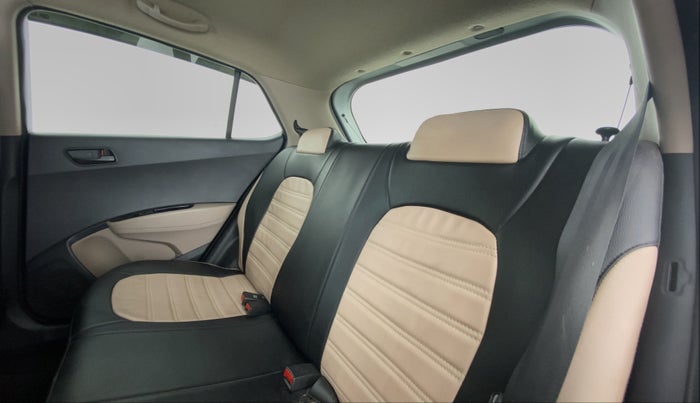 2017 Hyundai Grand i10 MAGNA 1.2 KAPPA VTVT, Petrol, Manual, 30,183 km, Right Side Rear Door Cabin