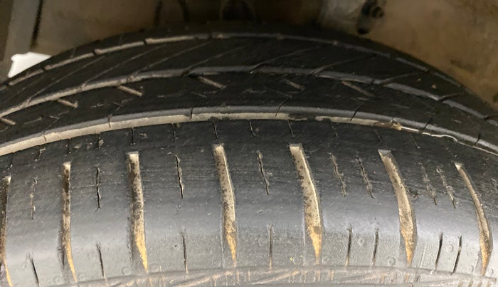 2012 Maruti Ertiga VDI, Diesel, Manual, 1,00,065 km, Left Front Tyre Tread