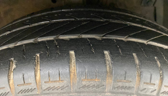 2012 Maruti Ertiga VDI, Diesel, Manual, 1,00,065 km, Right Front Tyre Tread