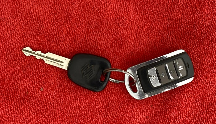 2013 Maruti Alto K10 VXI, Petrol, Manual, 44,303 km, Lock system - Remote key not functional