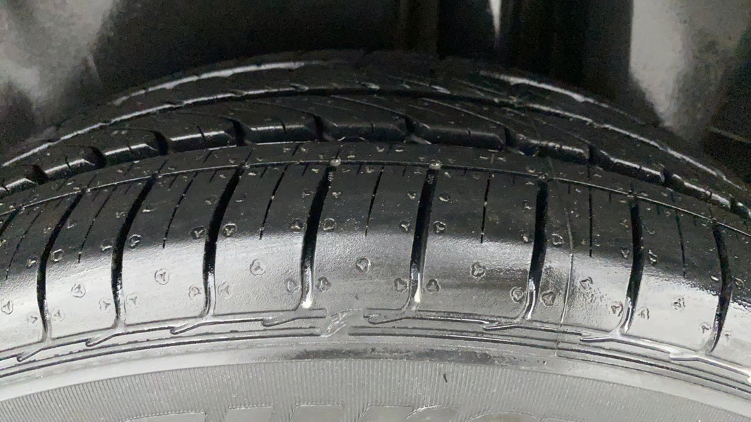 Left Rear Tyre Tread