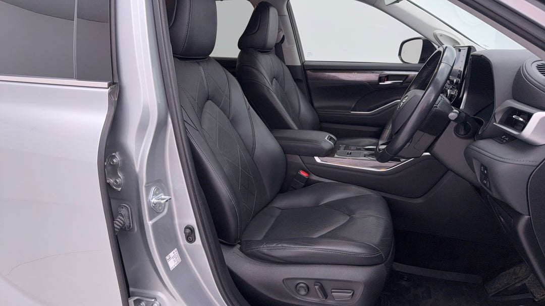 2021 Toyota Kluger Grande Hybrid AWD, Automatic, 55837 km, Right Side Front Door Cabin View