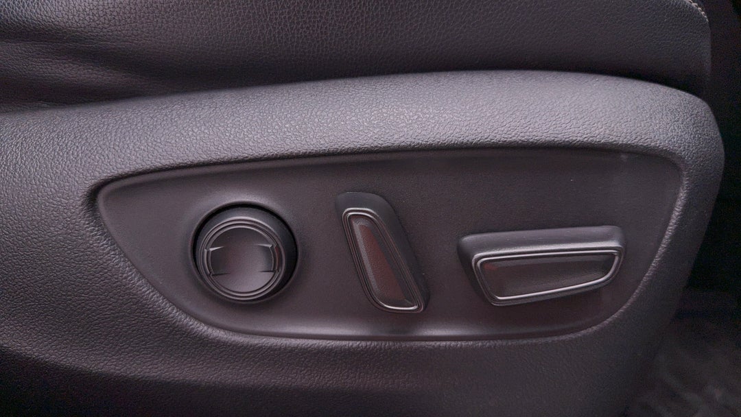 2021 Toyota Kluger Grande Hybrid AWD, Automatic, 55837 km, Drivers Side Adjustment Panel