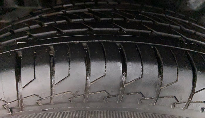 2014 Maruti Swift Dzire VDI BS IV, Diesel, Manual, Right Rear Tyre Tread
