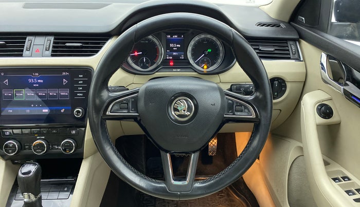 2018 Skoda Octavia LK 1.8 TSI AT, Petrol, Automatic, 62,595 km, Steering Wheel Close Up