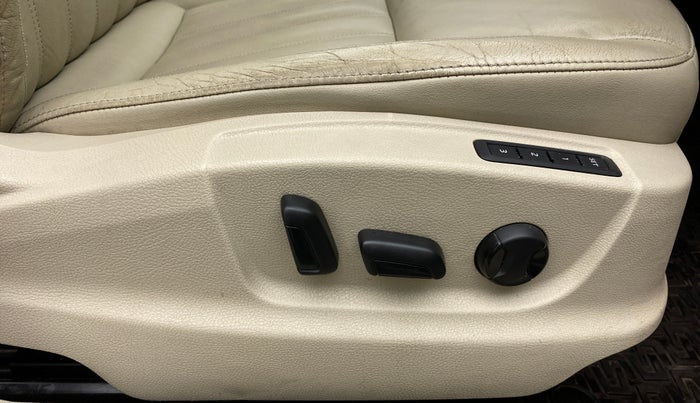 2018 Skoda Octavia LK 1.8 TSI AT, Petrol, Automatic, 62,595 km, Driver Side Adjustment Panel