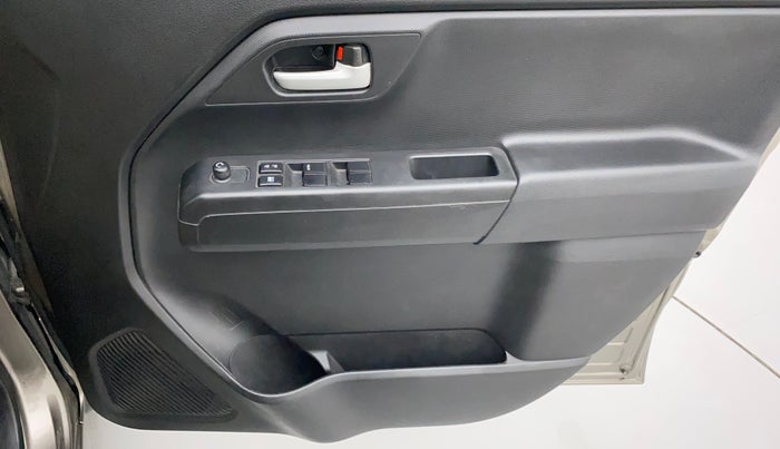 2021 Maruti New Wagon-R VXI (O) 1.0, Petrol, Manual, 26,444 km, Driver Side Door Panels Control