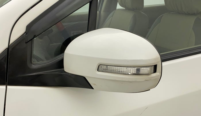 2014 Maruti Ertiga VXI ABS, Petrol, Manual, 57,584 km, Left rear-view mirror - Indicator light has minor damage