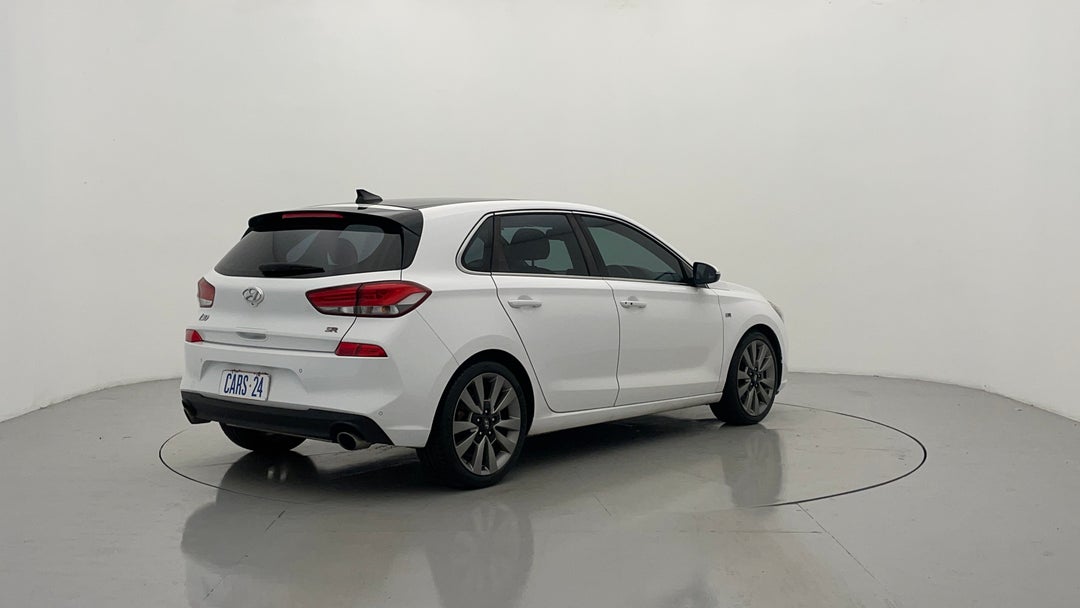 Right Back Diagonal (45- Degree) View