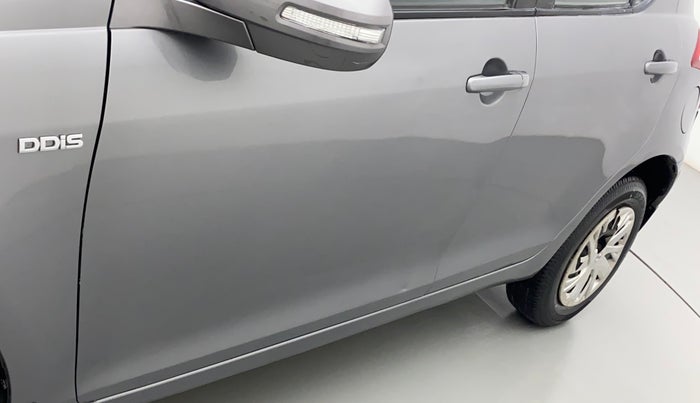2015 Maruti Swift VDI ABS, Diesel, Manual, 58,792 km, Front passenger door - Slightly dented