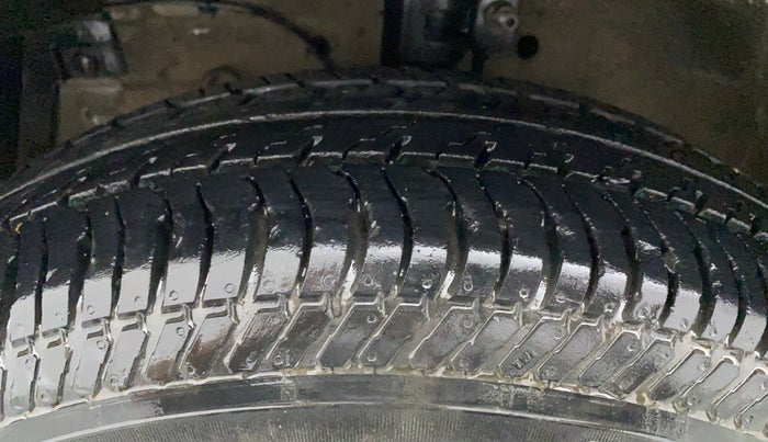 2015 Maruti Swift VDI ABS, Diesel, Manual, 58,792 km, Left Front Tyre Tread