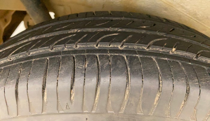 2015 Maruti Wagon R 1.0 VXI, Petrol, Manual, 40,237 km, Right Rear Tyre Tread
