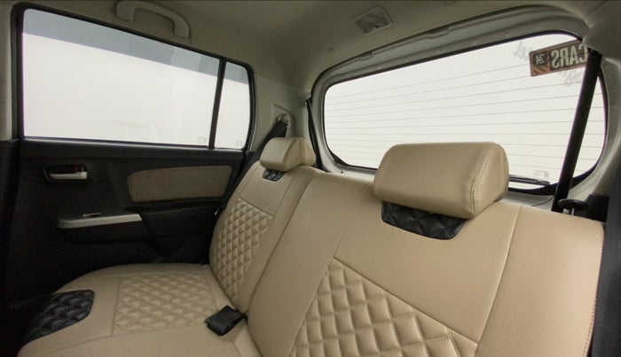2015 Maruti Wagon R 1.0 VXI, Petrol, Manual, 40,237 km, Right Side Rear Door Cabin
