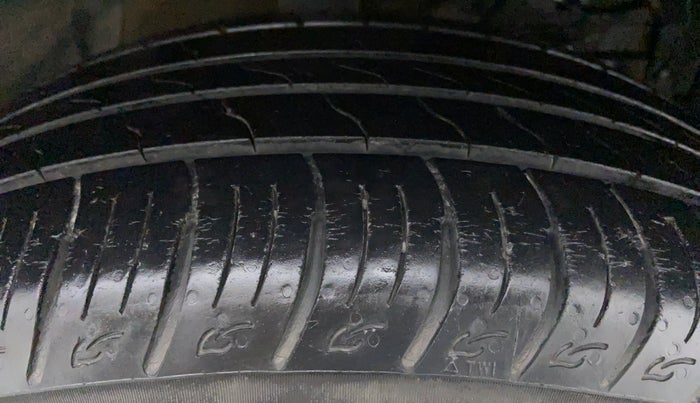 2018 Maruti Vitara Brezza ZDI PLUS, Diesel, Manual, 45,266 km, Right Front Tyre Tread