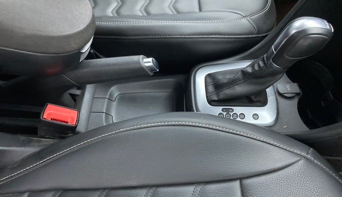 2019 Volkswagen Vento HIGHLINE 1.2 TSI AT, Petrol, Automatic, 35,813 km, Gear Lever