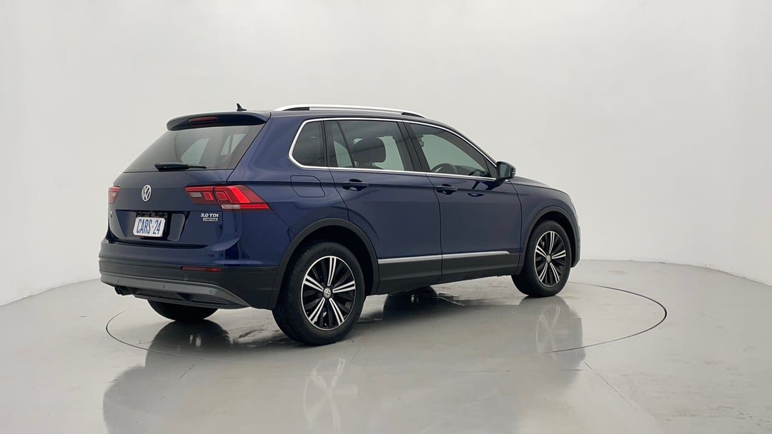 Right Back Diagonal (45- Degree) View