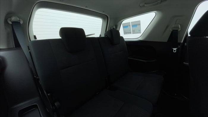 Suzuki Grand Vitara-Right Side Door Cabin View